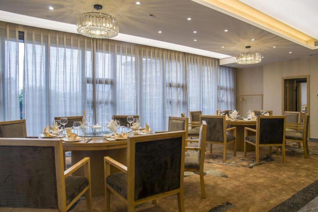 Holiday Inn Express Dujiangyan Ancient City By Ihg Guankou Exterior foto